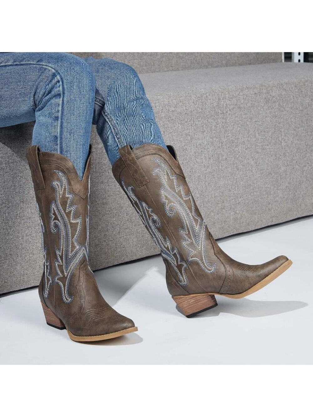 Women's Brown Leather Pointed Toe Stitched Embroidery Western Cowboy Boots - Picture 4 of 6